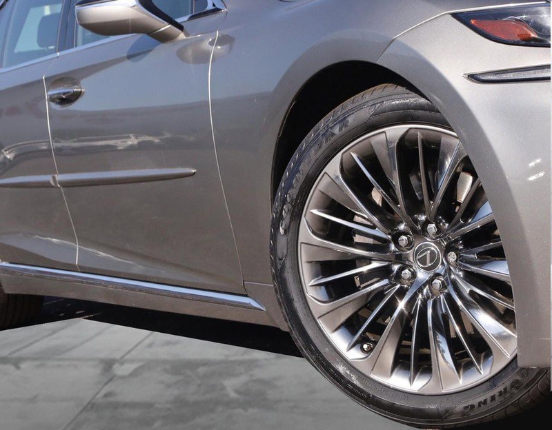 Used 2018 Lexus LS 500 AWD image 3