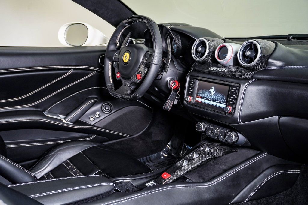 Used 2015 Ferrari California T image 17