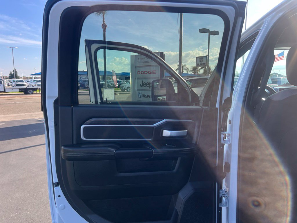 Used 2024 RAM 3500 SLT w/ Quick Order Package 2YG SLT AWD/4WD image 30