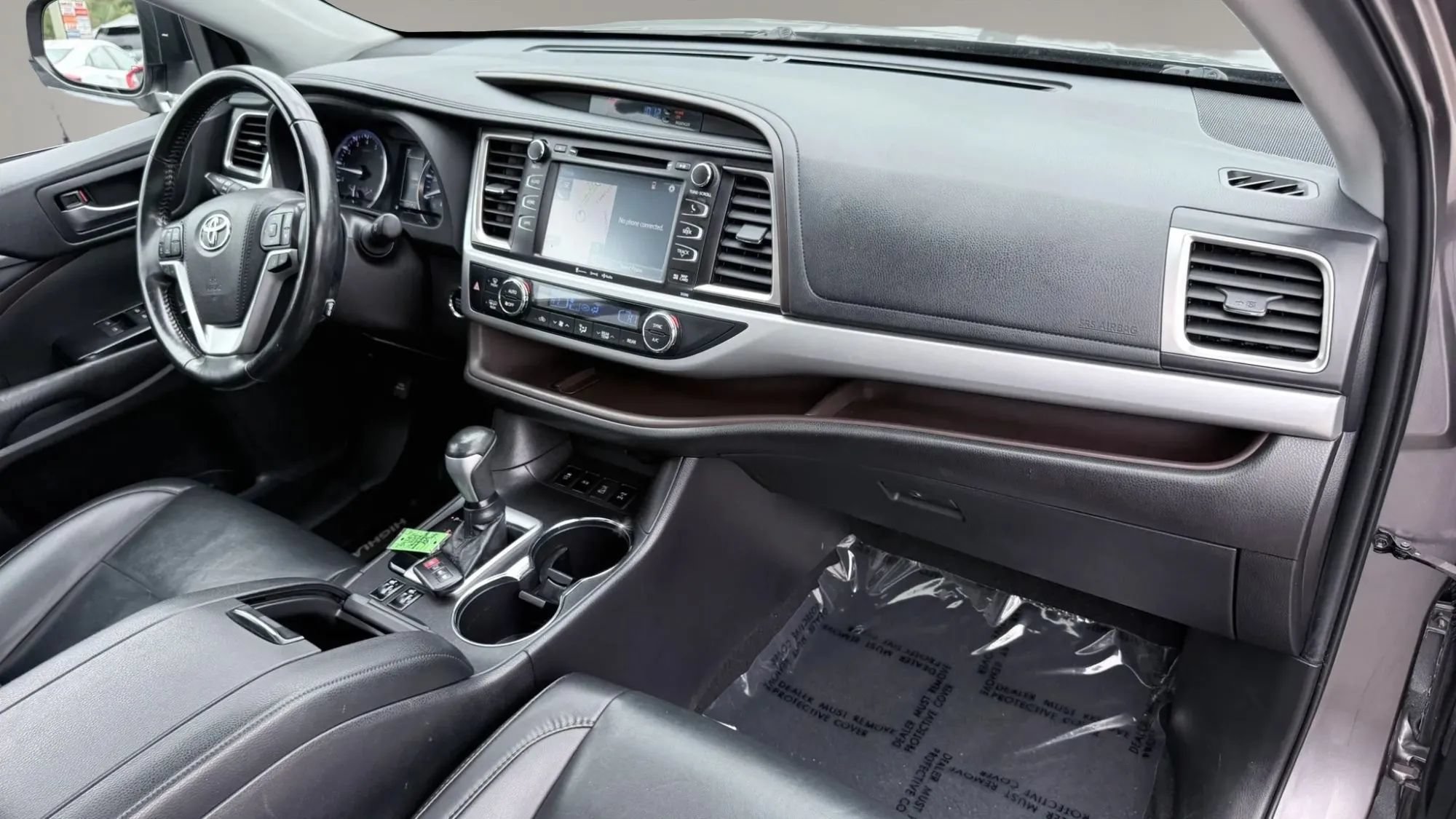 Used 2019 Toyota Highlander XLE AWD/4WD image 37