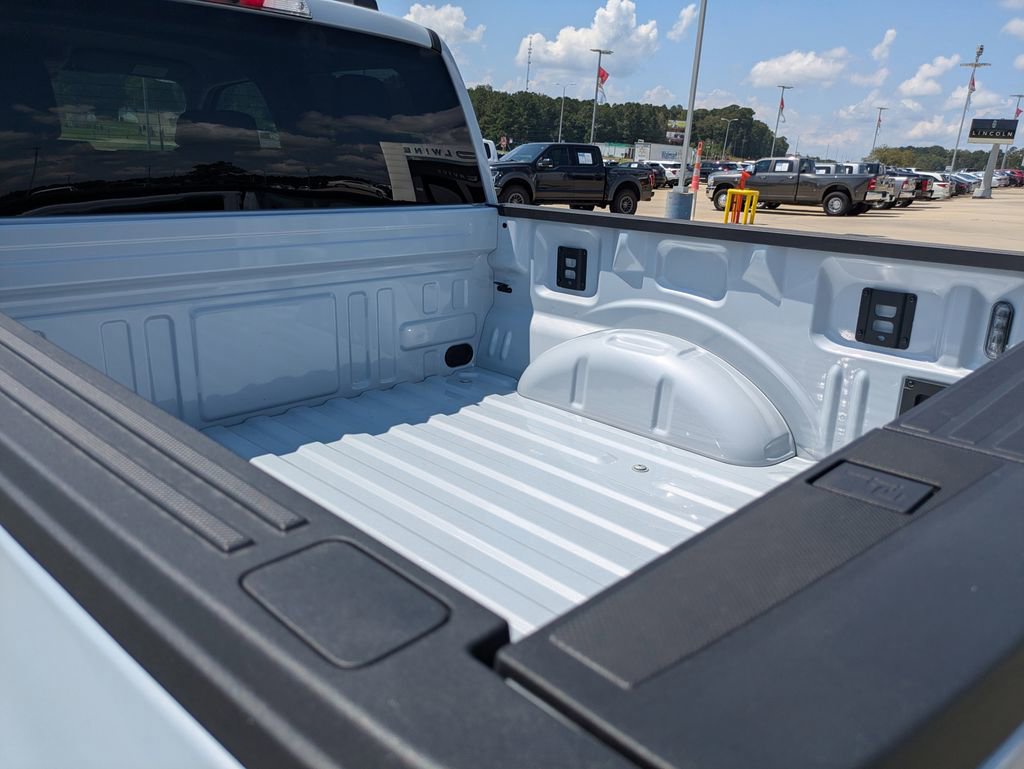 New 2025 Ford F150 Lightning Flash AWD/4WD image 7