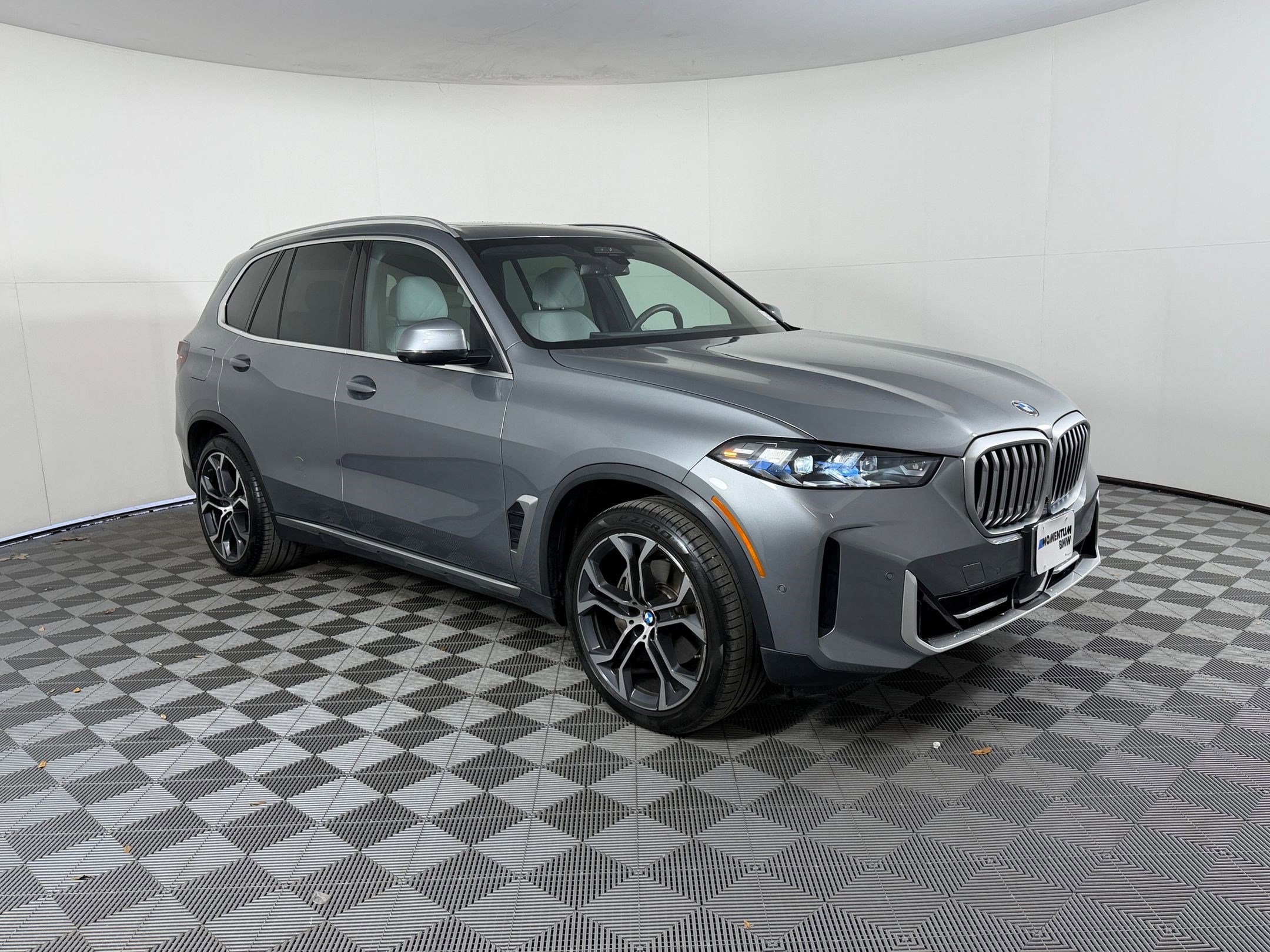 Certified 2024 BMW X5 xDrive40i w/ Premium Package AWD/4WD image 7