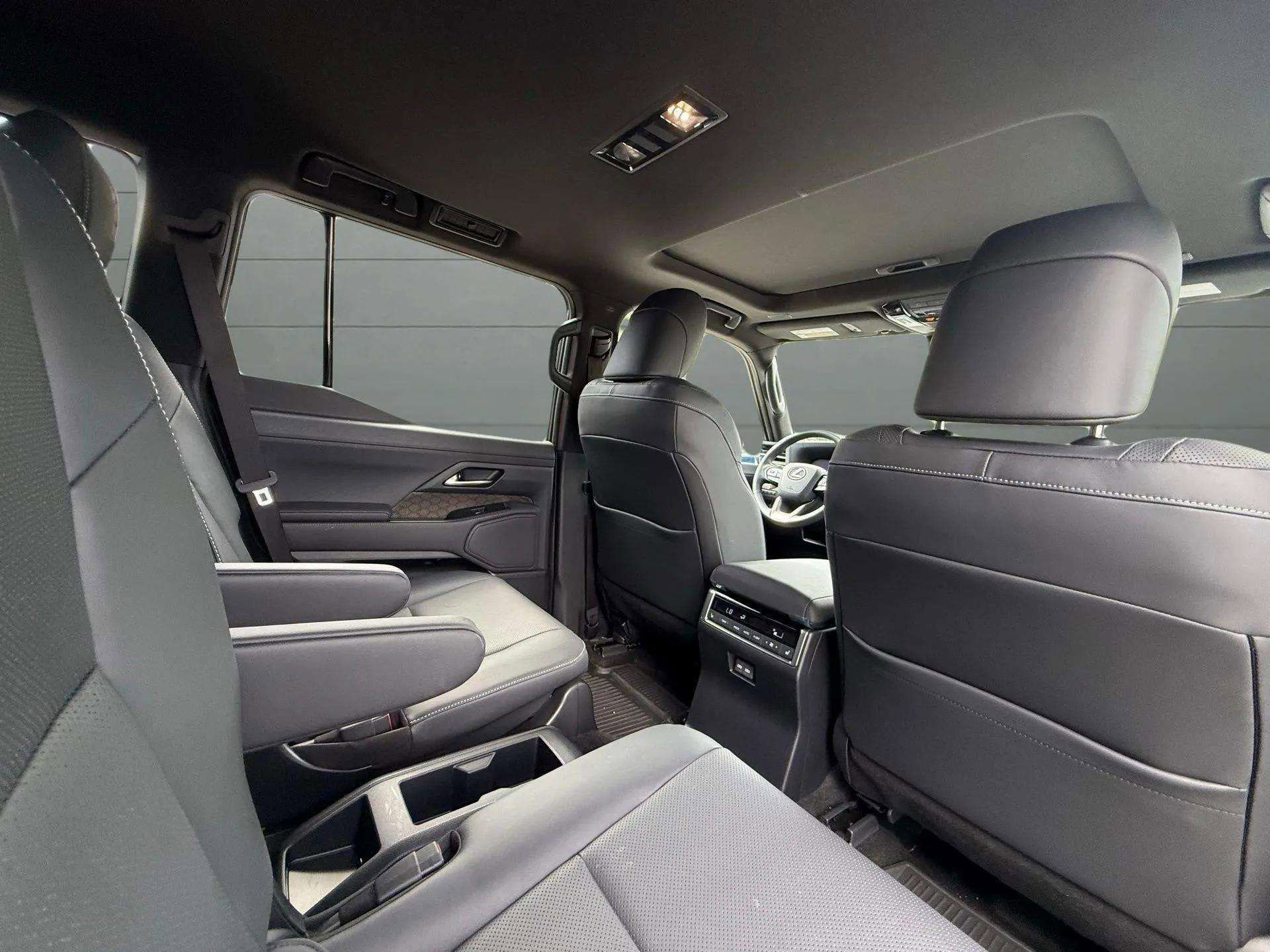 Used 2024 Lexus GX 550 w/ Accessory Package (2T) image 27