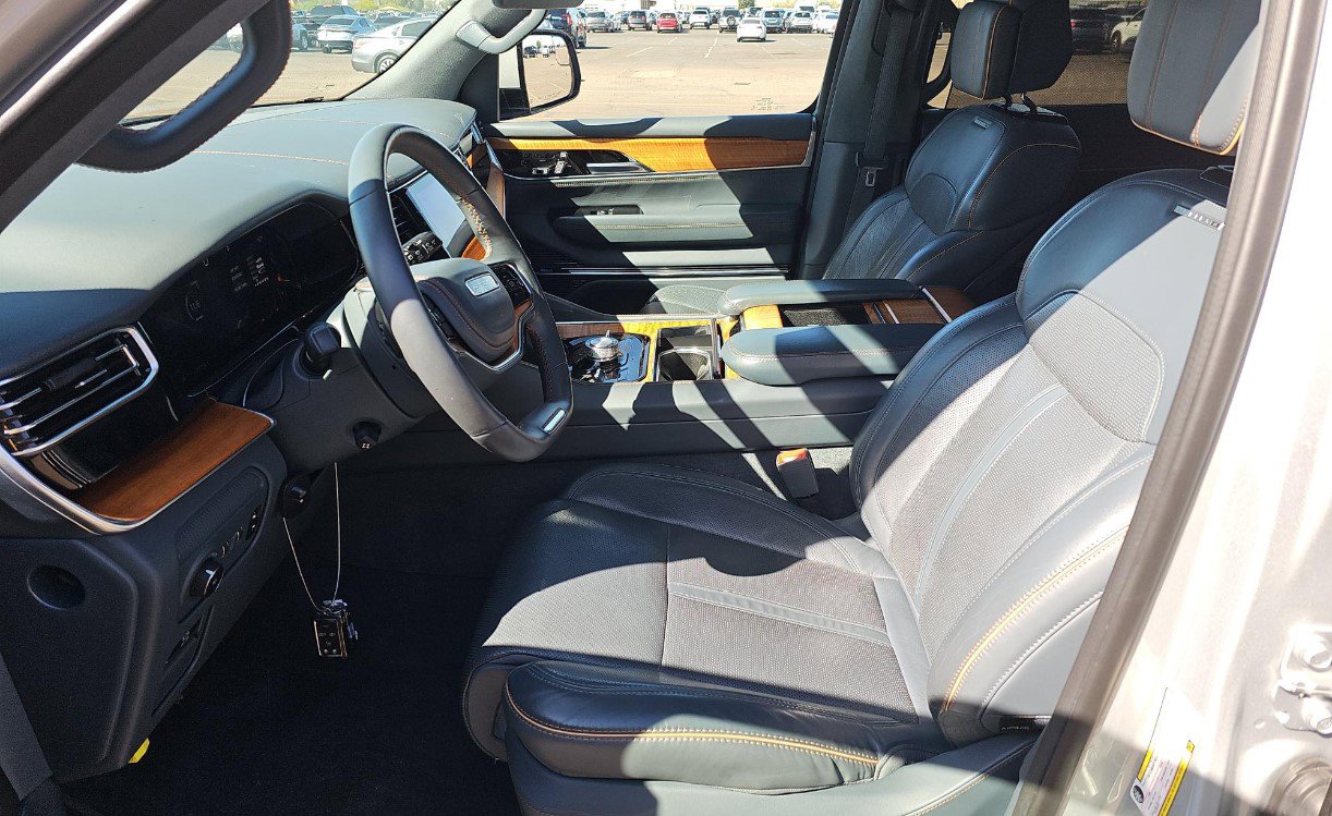 Used 2022 Jeep Grand Wagoneer Series II w/ Convenience Group III AWD/4WD image 7