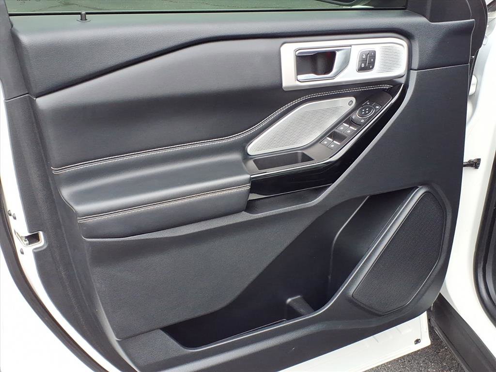 Certified 2022 Ford Explorer ST w/ Equipment Group 401A image 5