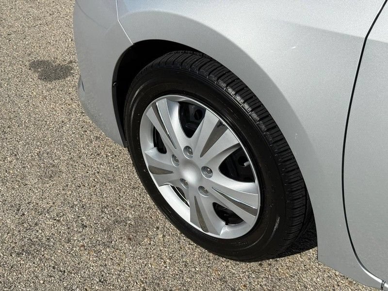 Used 2018 Toyota Corolla LE FWD image 10