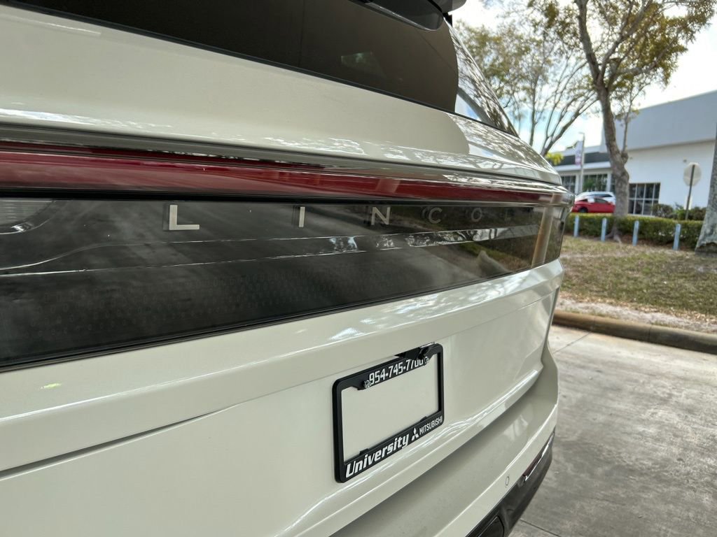 Used 2025 Lincoln Navigator Reserve w/ Jet Appearance Package image 22