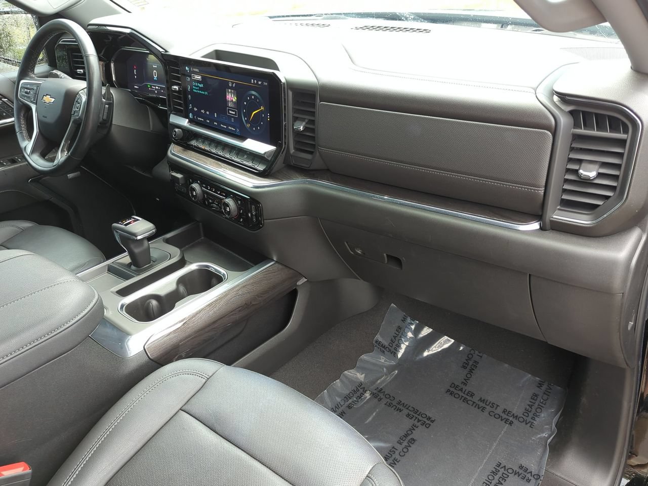 Certified 2024 Chevrolet Silverado 1500 LTZ w/ LTZ Convenience Package II RWD image 26