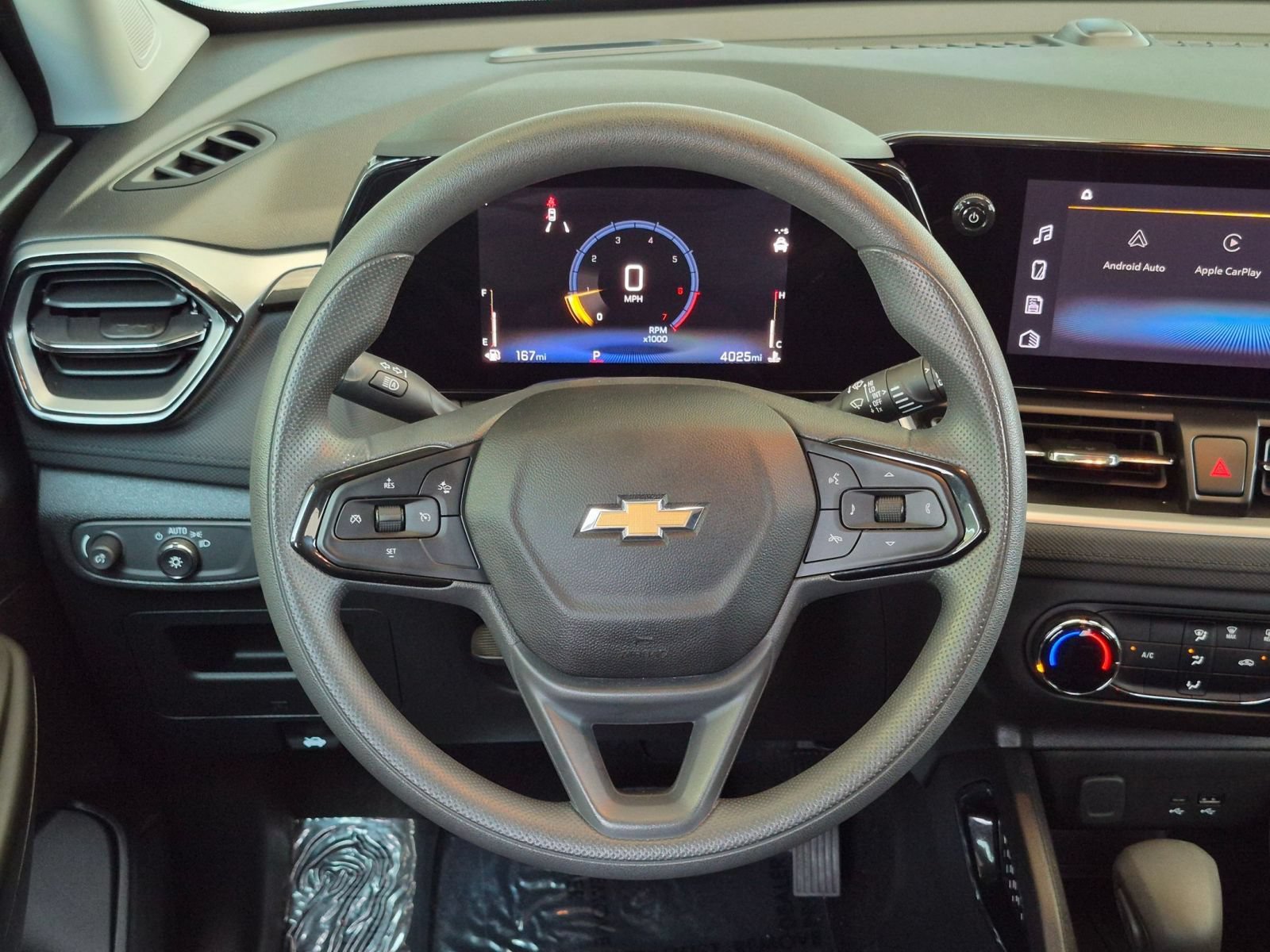 Used 2025 Chevrolet TrailBlazer LS w/ LS Convenience Package FWD image 13