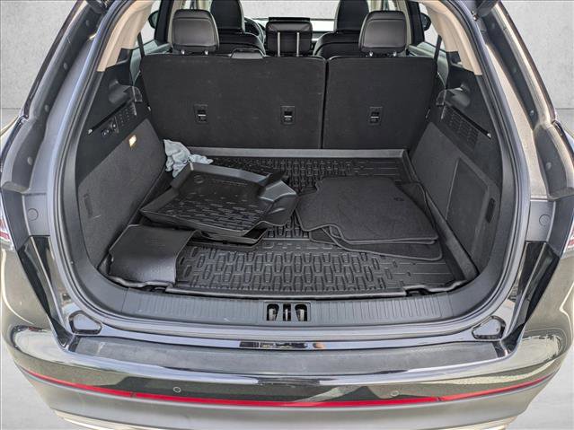 Used 2022 Lincoln Nautilus FWD w/ Premium Package image 6