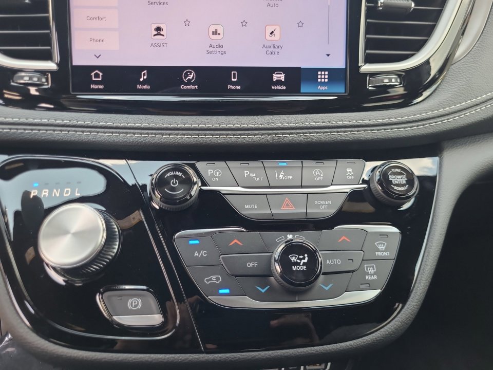 New 2025 Chrysler Pacifica Select image 18