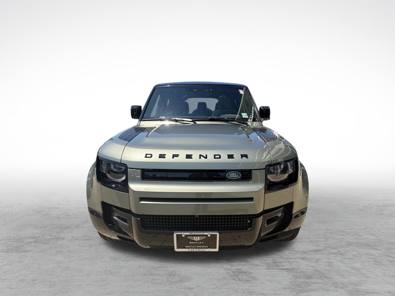 Used 2025 Land Rover Defender 110 X-Dynamic SE image 7