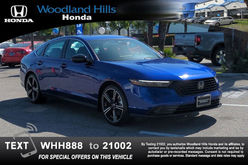 Used 2025 Honda Accord Sport image 3