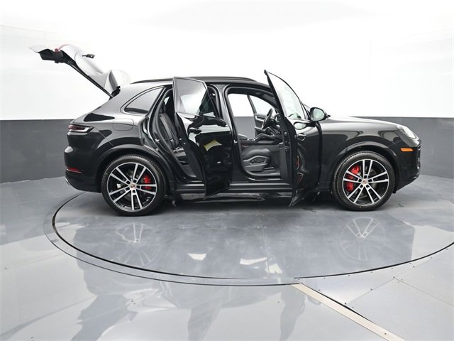 New 2026 Porsche Cayenne S image 32
