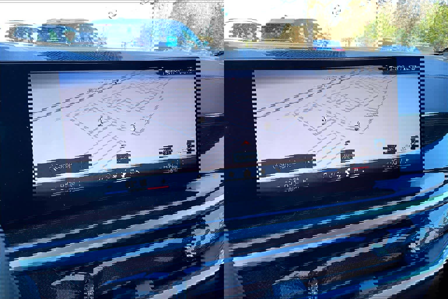 Used 2025 BMW X5 xDrive50e image 36