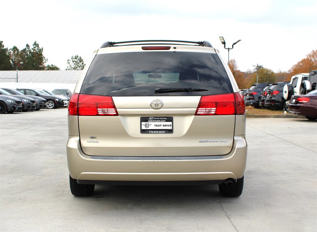Used 2005 Toyota Sienna XLE image 6