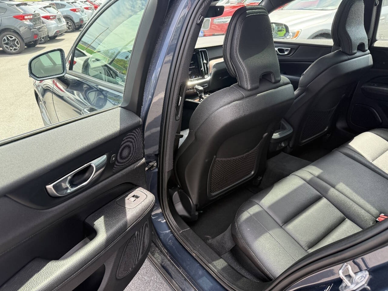 Used 2020 Volvo V60 T5 Momentum FWD image 17