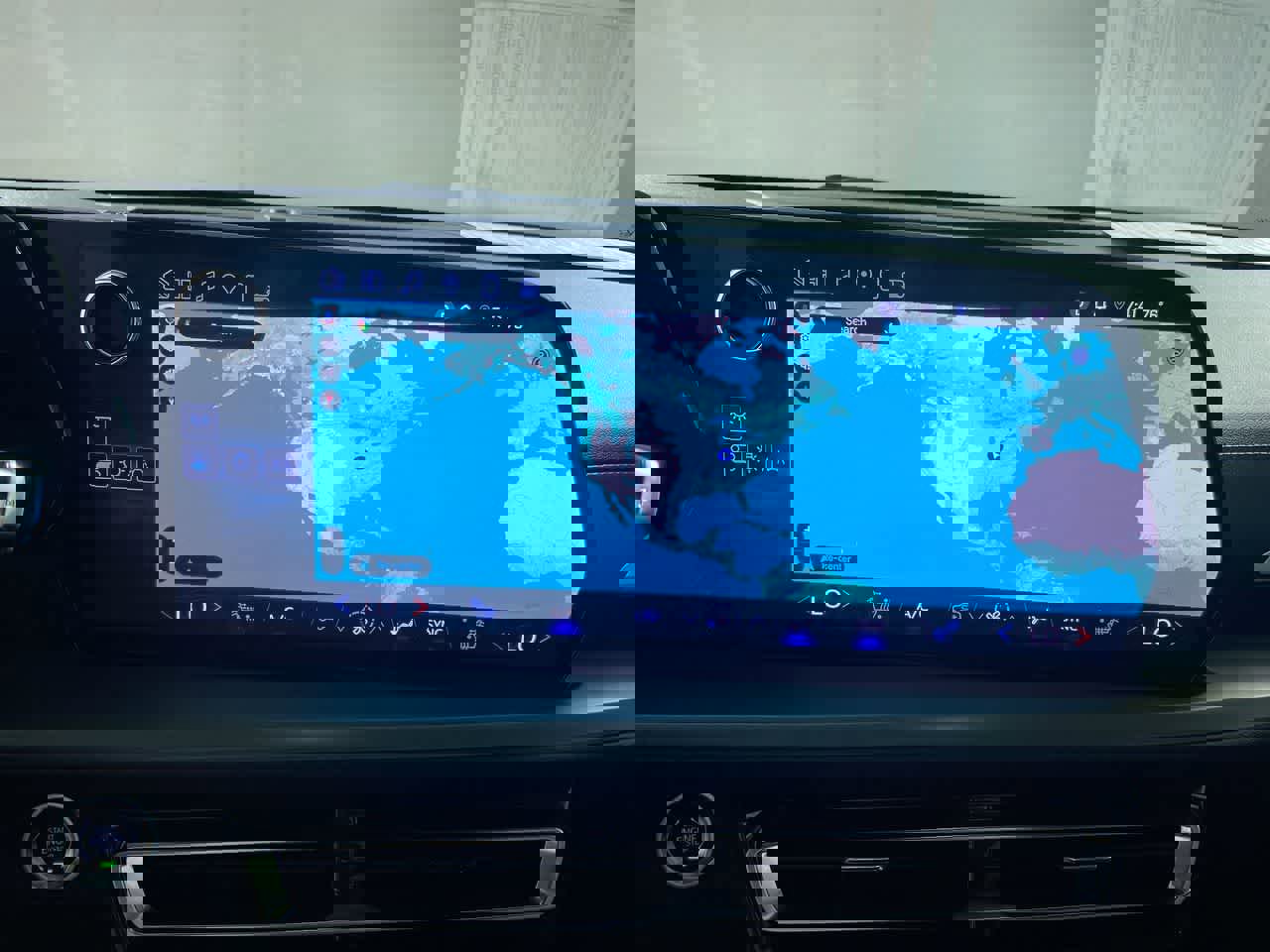 Used 2025 Chevrolet Traverse LT image 20