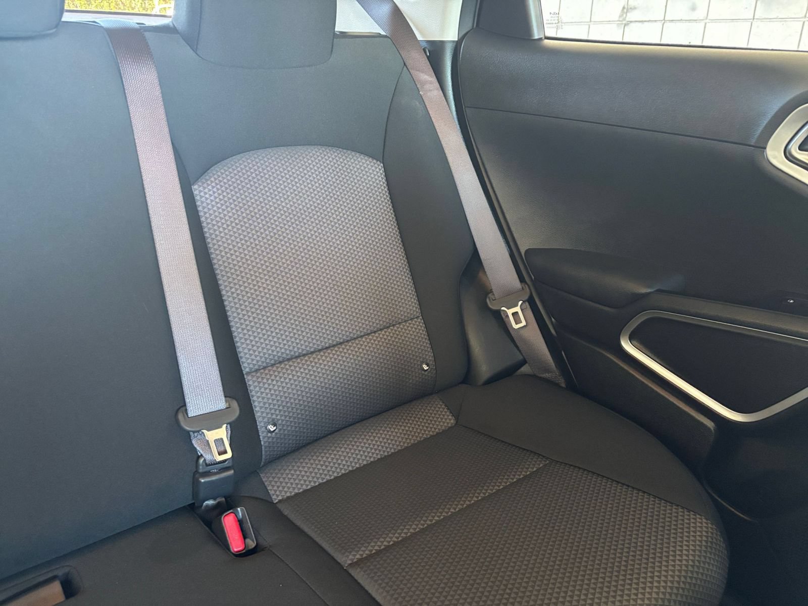 Used 2025 Kia Soul LX w/ LX Technology Package FWD image 34