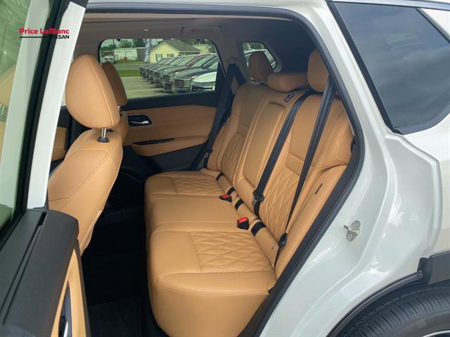 Used 2023 Nissan Rogue Platinum w/ Platinum Premium Package FWD image 10