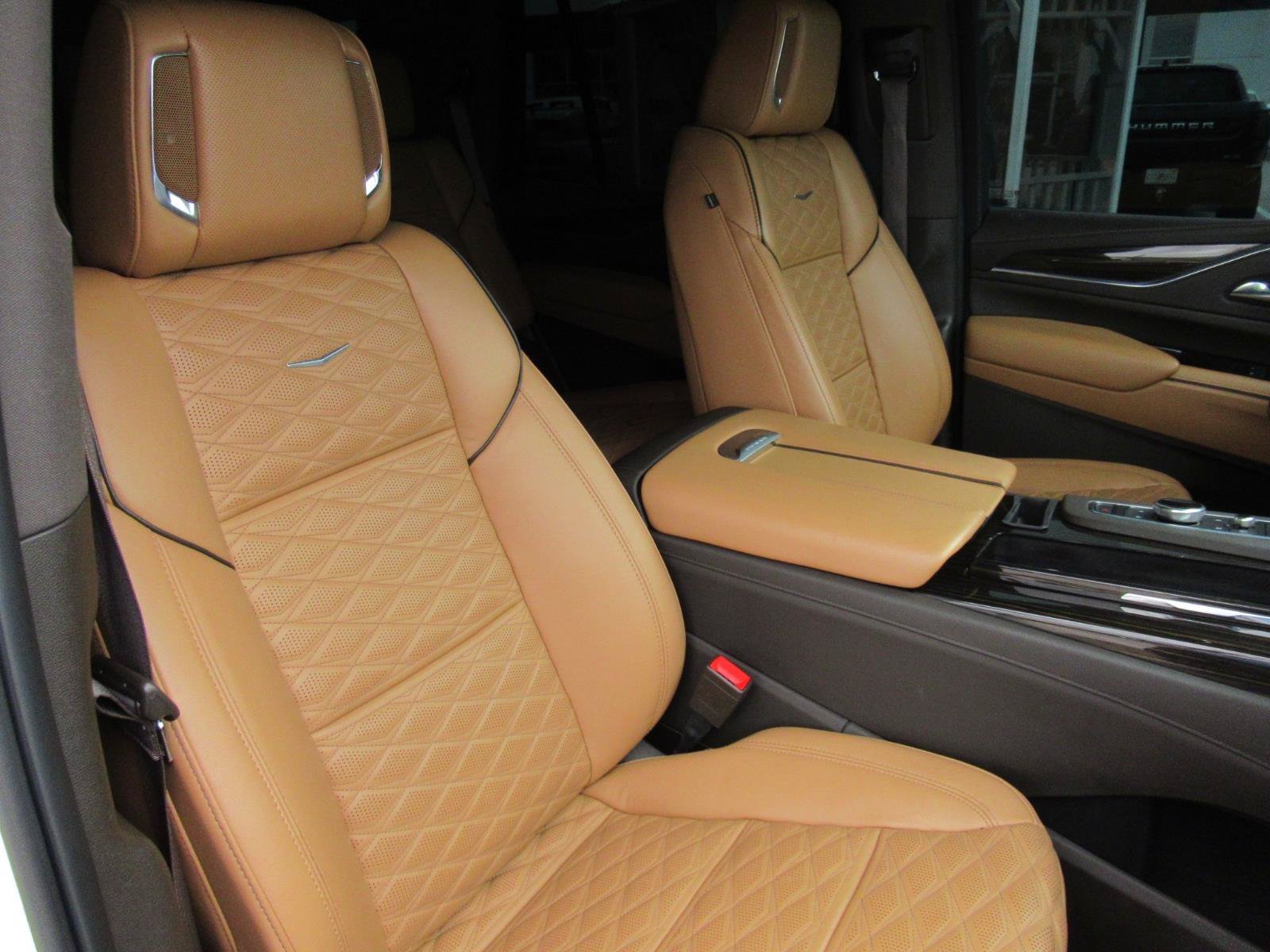 Used 2021 Cadillac Escalade Sport w/ LPO, ONYX Package AWD/4WD image 9