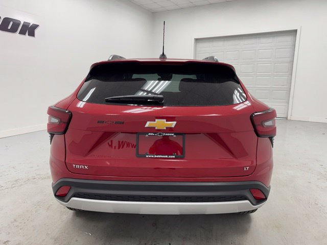 New 2026 Chevrolet Trax LT w/ Sunroof Package FWD image 6