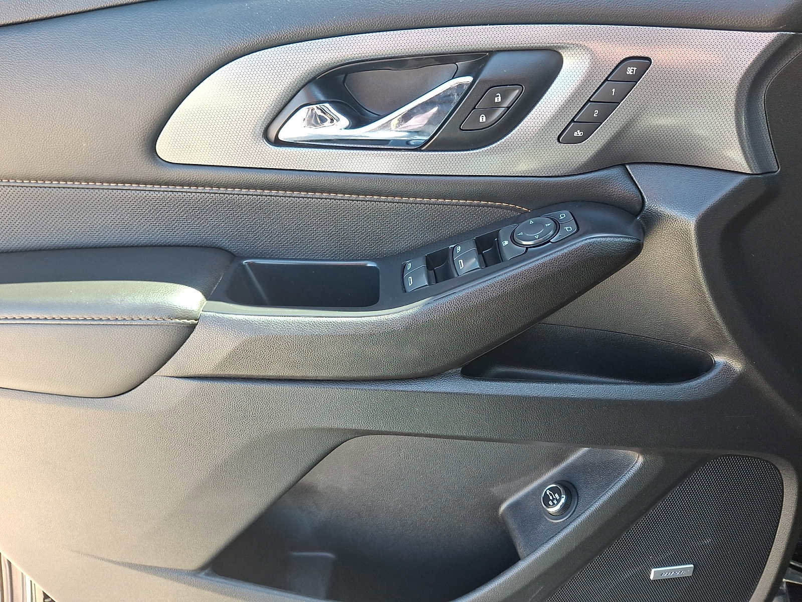 Used 2021 Chevrolet Traverse Premier w/ Redline Edition AWD/4WD image 15