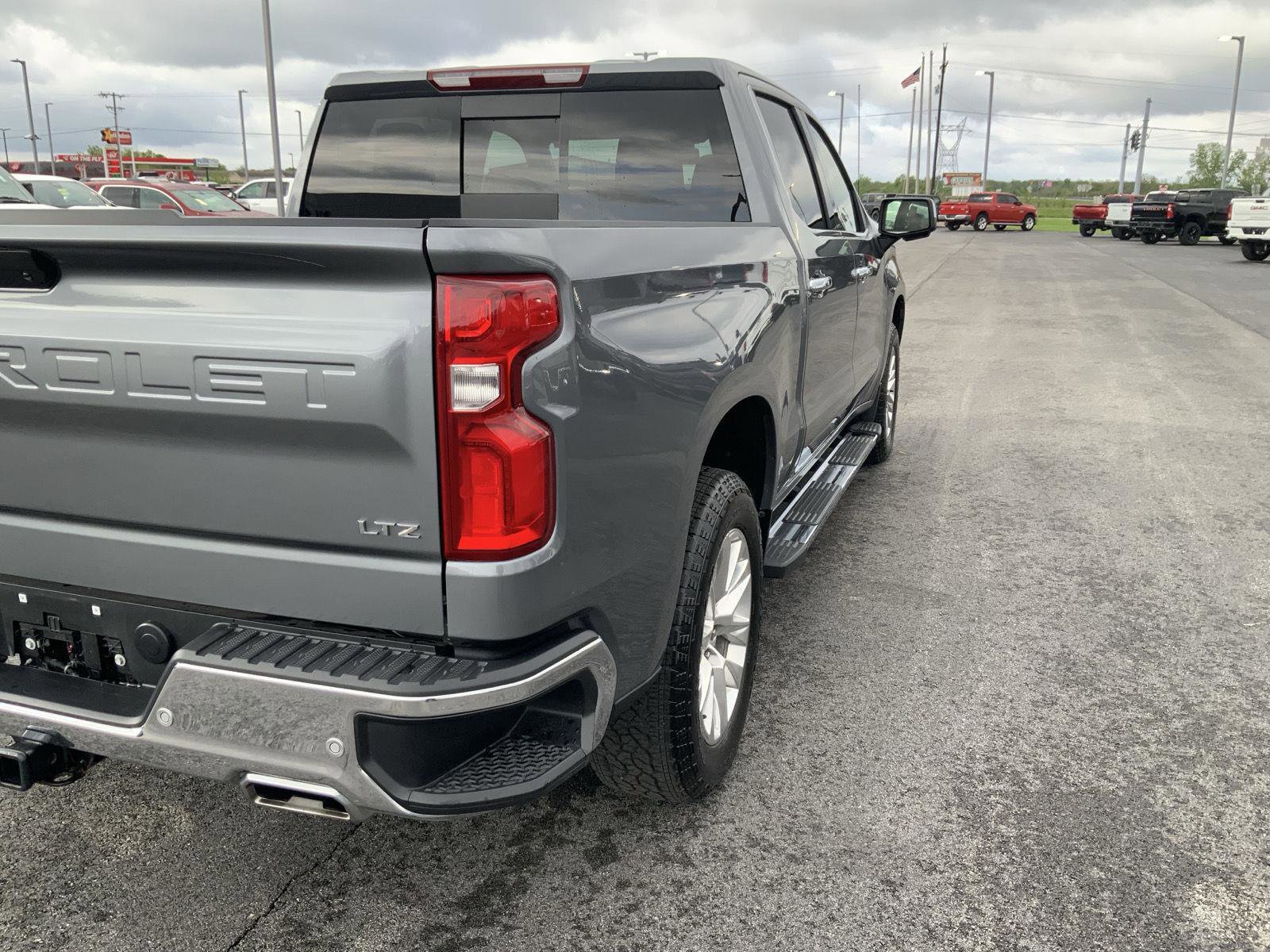 Used 2021 Chevrolet Silverado 1500 LTZ w/ Z71 Off-Road Package AWD/4WD image 18