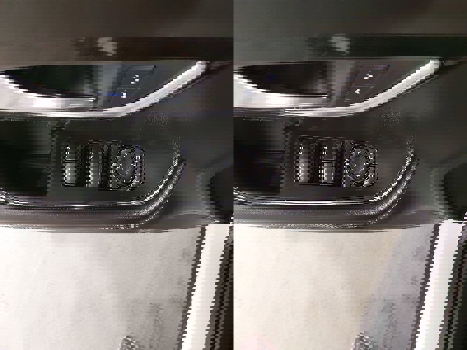 Used 2022 Buick Envision Essence w/ Technology Package II image 29