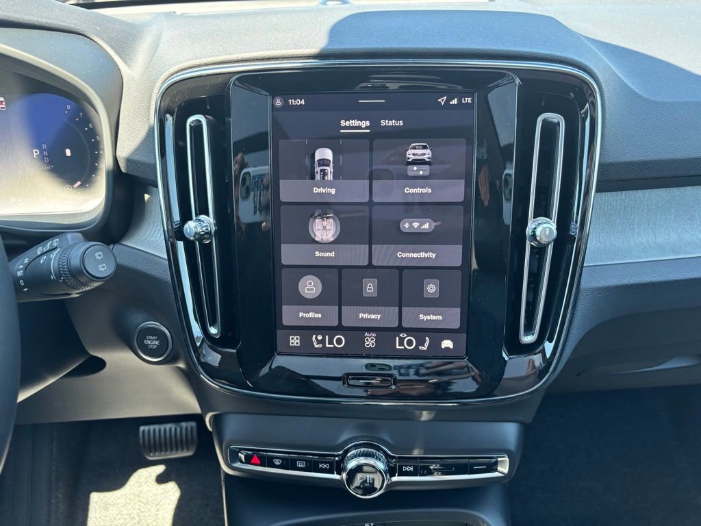 New 2026 Volvo XC40 B5 Core w/ Climate Package AWD/4WD image 14