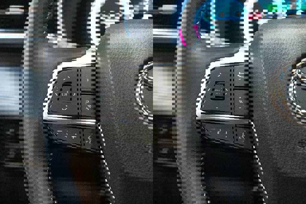 Certified 2025 Toyota Highlander XSE image 13