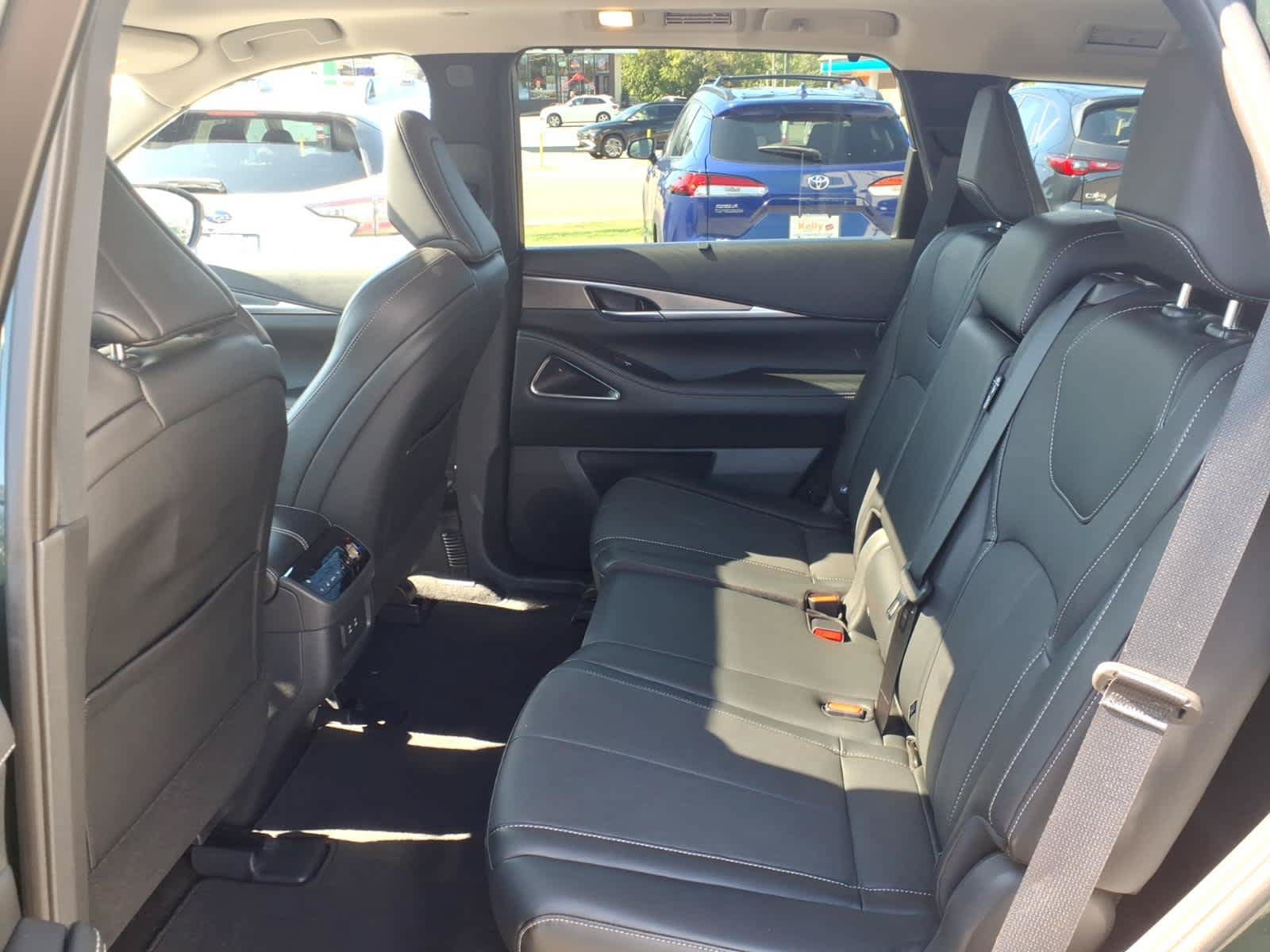 Certified 2026 INFINITI QX60 Luxe w/ Cargo Package AWD/4WD image 13