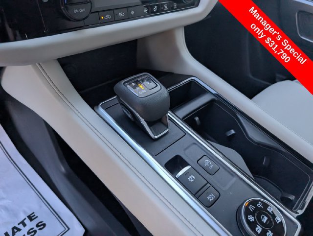 Used 2024 Nissan Pathfinder SL AWD/4WD image 19