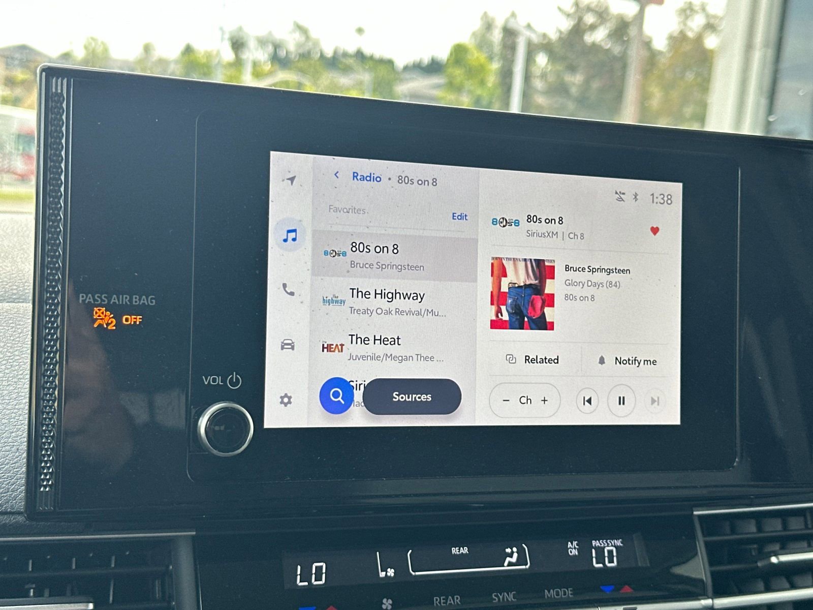 Used 2025 Toyota Sienna LE image 18