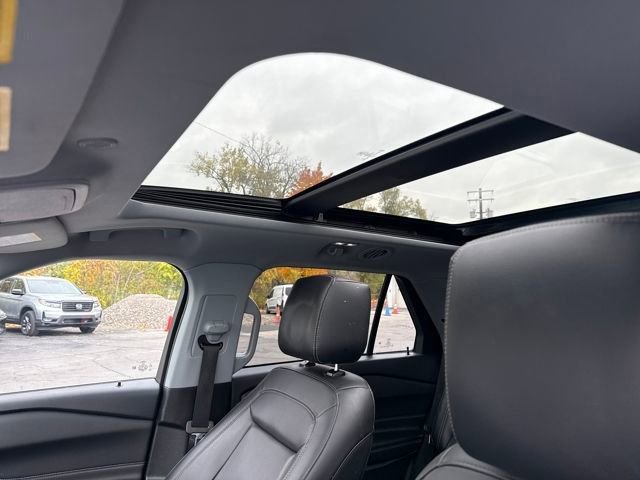 Used 2023 Ford Explorer XLT w/ Equipment Group 202A image 19