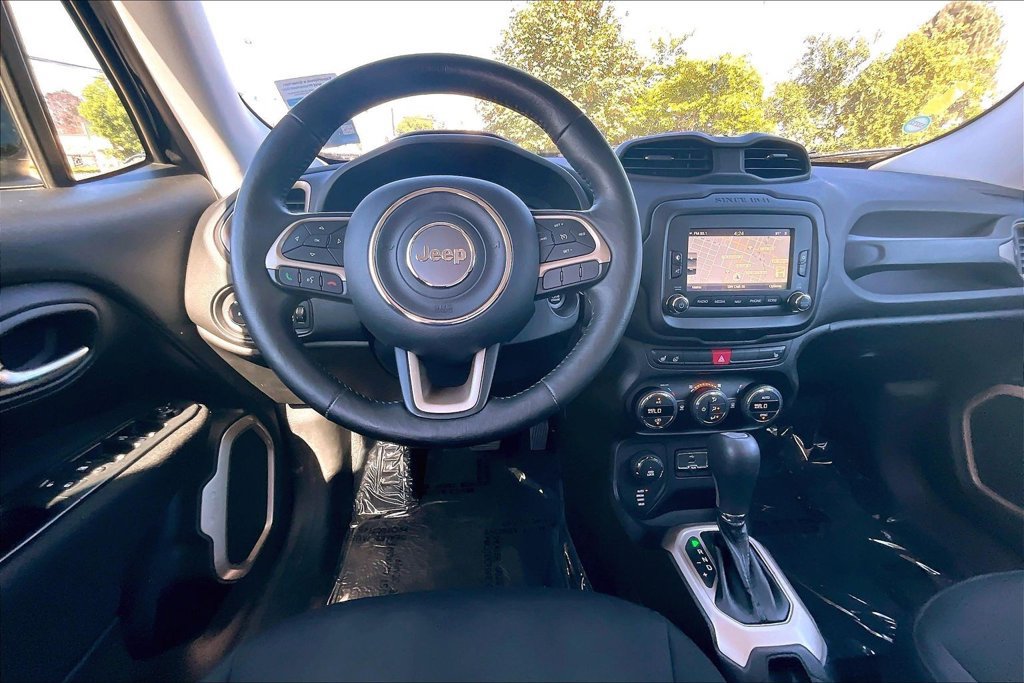 Used 2015 Jeep Renegade Latitude w/ Popular Equipment Group AWD/4WD image 7