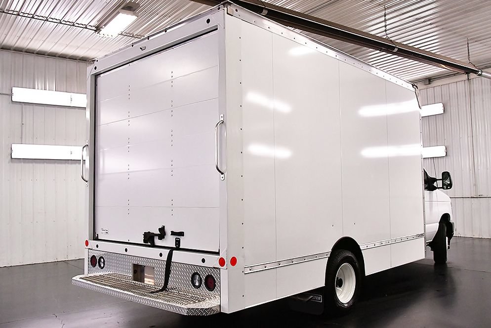 Used 2024 Ford E-450 and Econoline 450 Super Duty w/ Driver's Safety Package RWD image 6