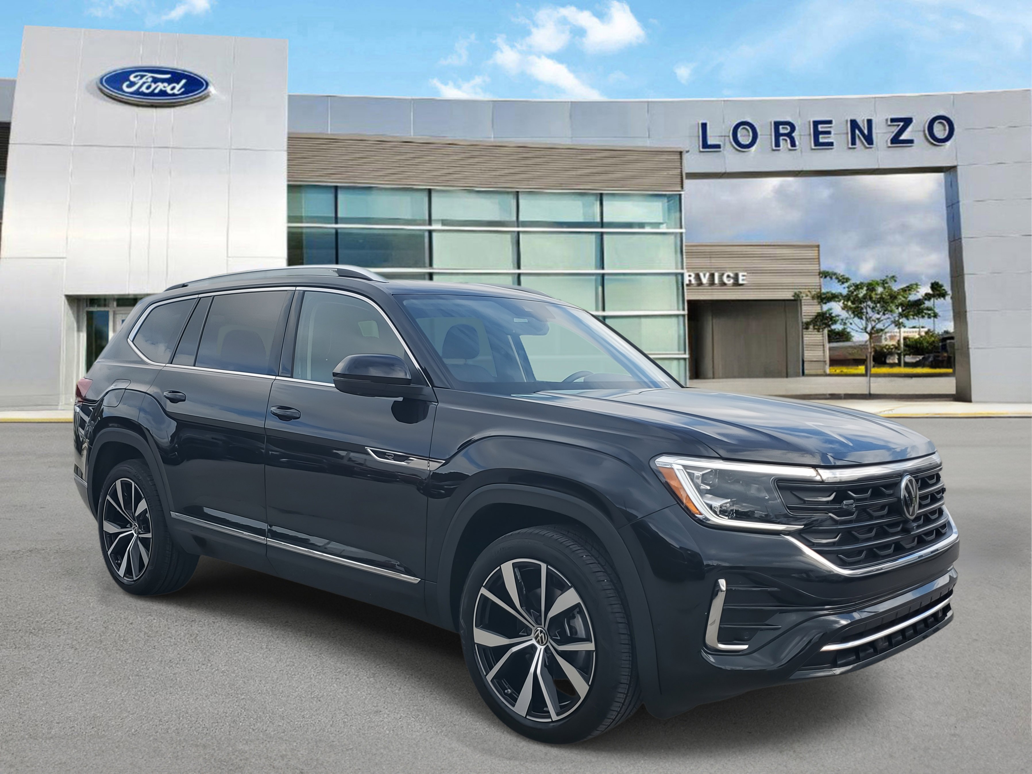 Used 2025 Volkswagen Atlas SEL Premium R-Line image 3