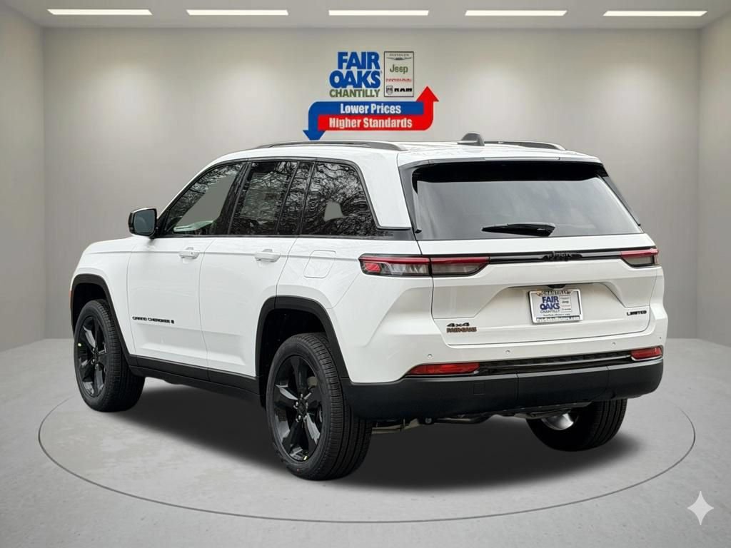 New 2025 Jeep Grand Cherokee Limited w/ Black Appearance Package AWD/4WD image 9