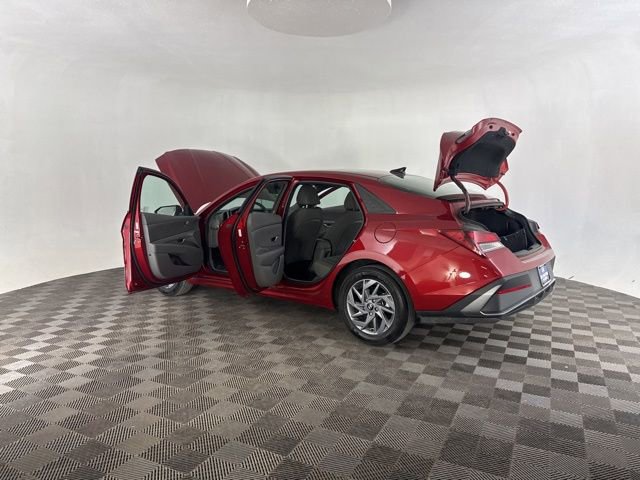 Certified 2024 Hyundai Elantra SEL image 20