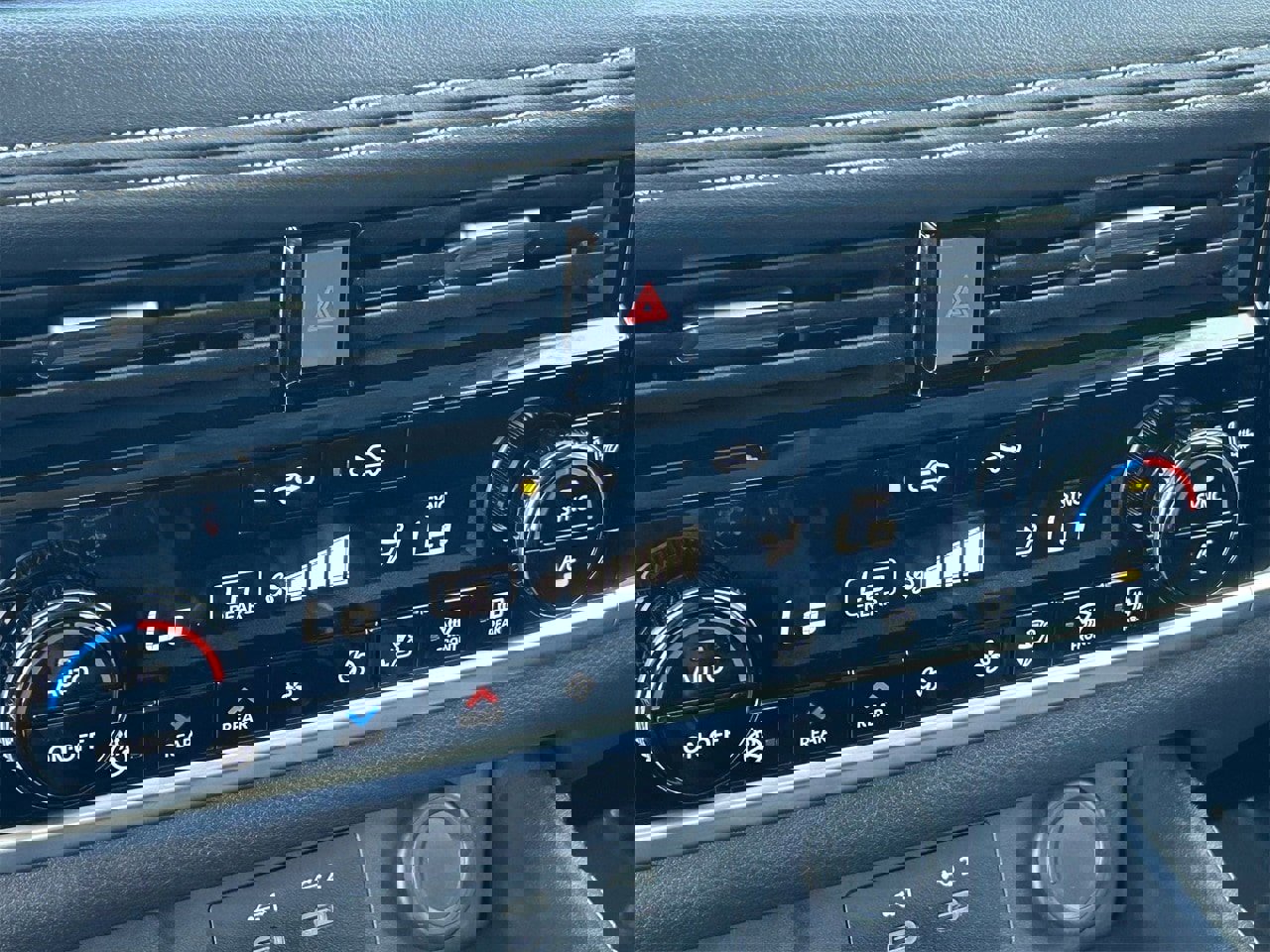 New 2026 Nissan Rogue Platinum image 26