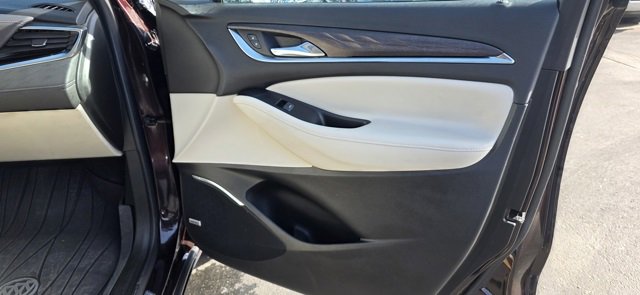 Used 2023 Buick Enclave Avenir w/ Avenir Technology Package image 15
