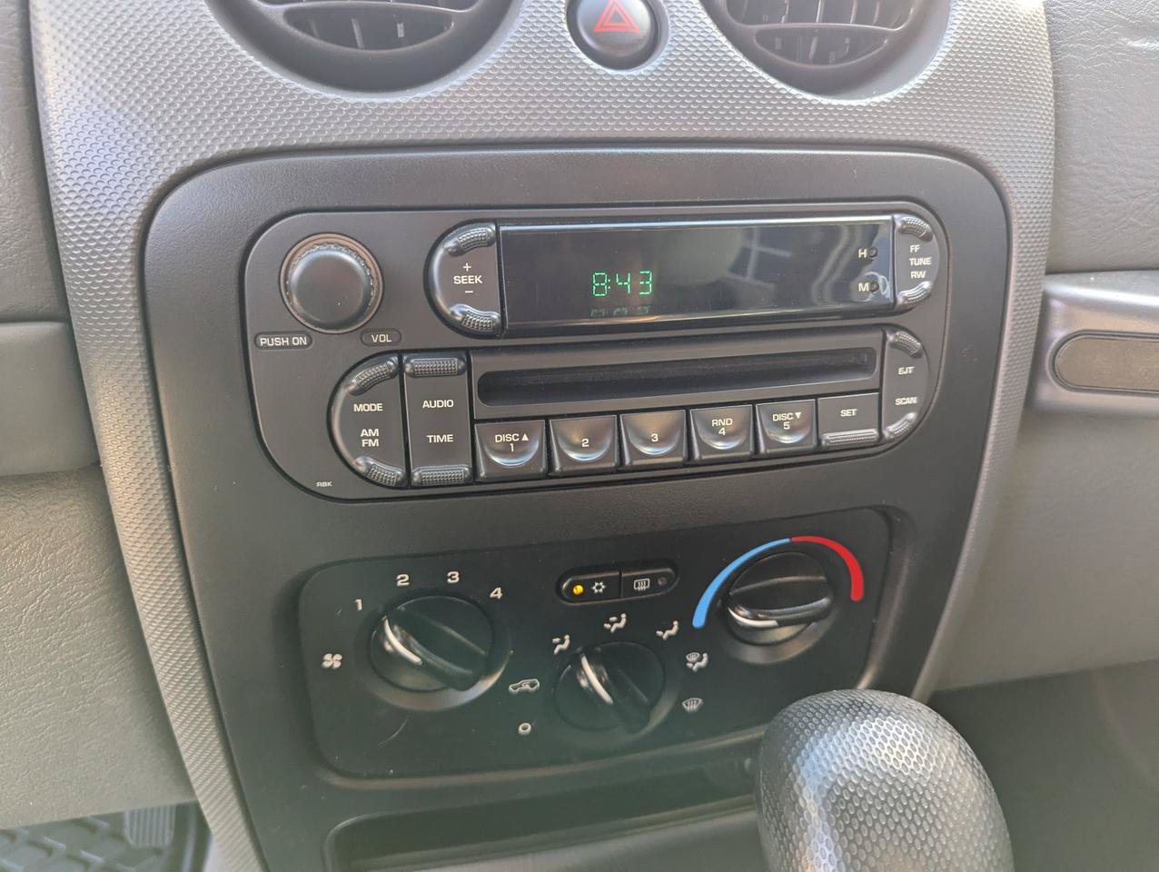 Used 2007 Jeep Liberty Sport AWD/4WD image 14