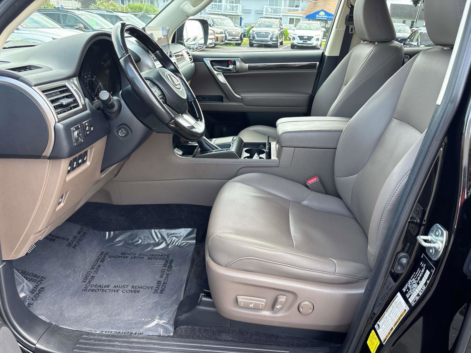 Used 2022 Lexus GX 460 Premium w/ Premium Package AWD/4WD image 7
