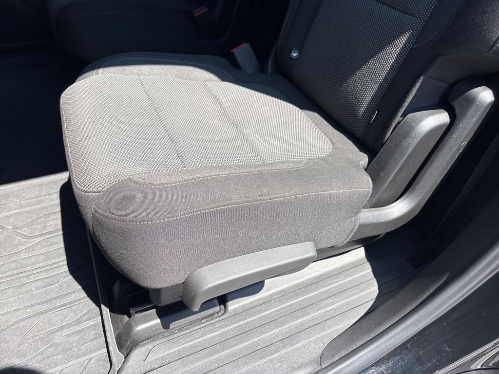 Used 2023 Chevrolet Traverse LT FWD image 19