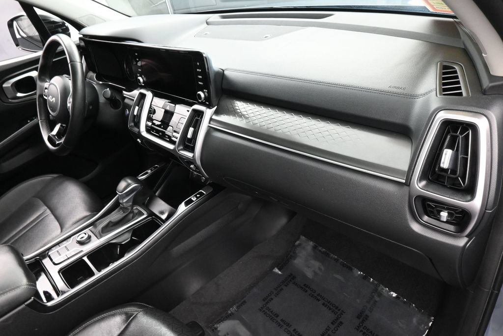 Used 2023 Kia Sorento S w/ Panoramic Sunroof Package FWD image 46