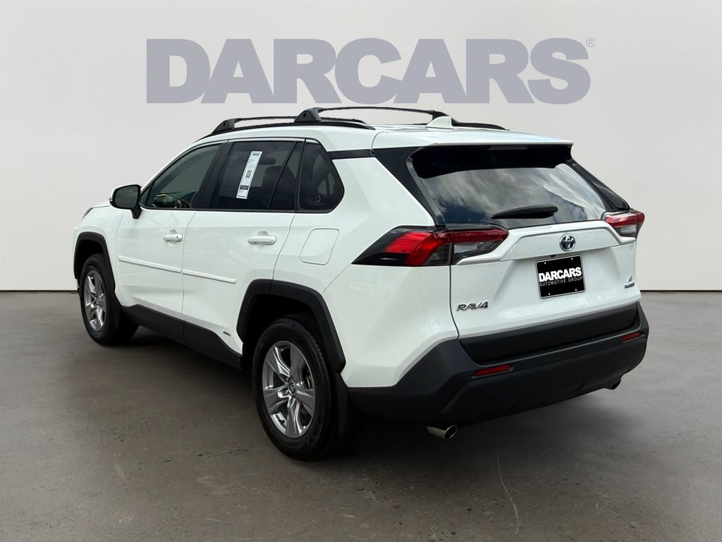 Used 2024 Toyota RAV4 LE AWD/4WD image 5