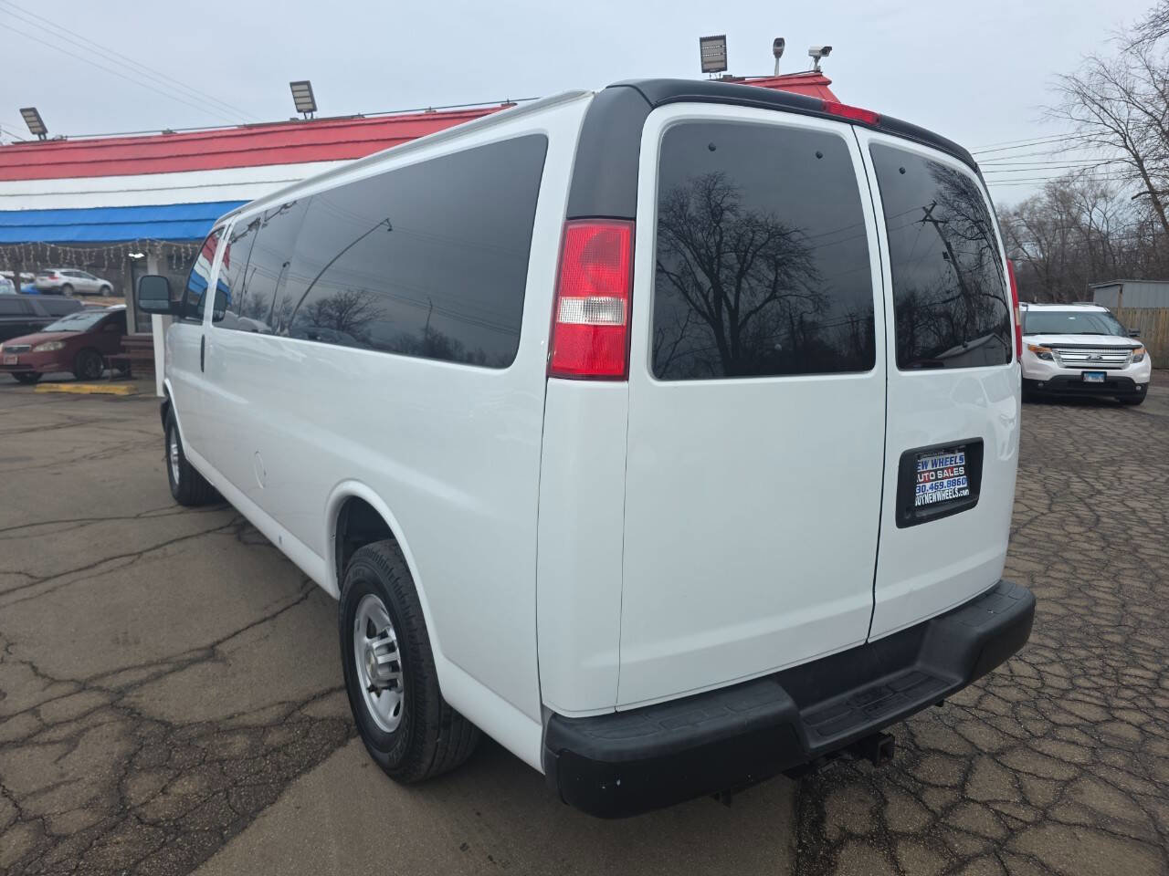 Used 2014 Chevrolet Express 3500 LS RWD image 17