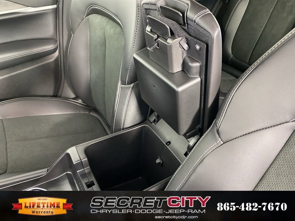 New 2026 Jeep Grand Cherokee Altitude image 25