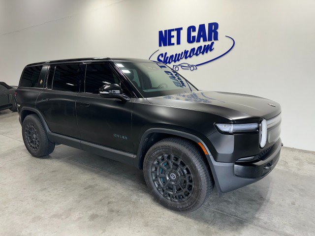 Used 2026 Rivian R1S Premium AWD/4WD image 1